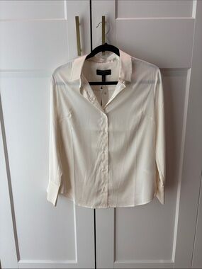 Banana Republic Ivory Washable Satin Button Down Shirt Classic fit Medium Petite